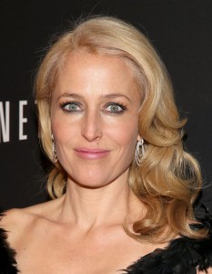 gillian-anderson-at-the-weinstein-company-golden-globe-2014-after-party_2